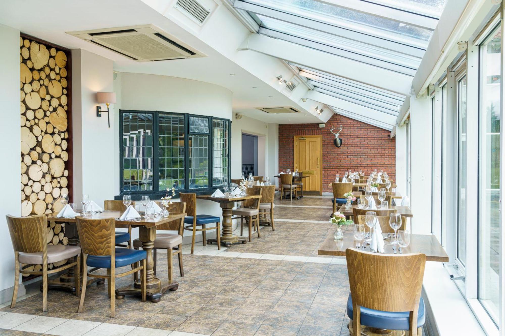 Macdonald Craxton Wood Hotel & Spa Ledsham  Exterior photo