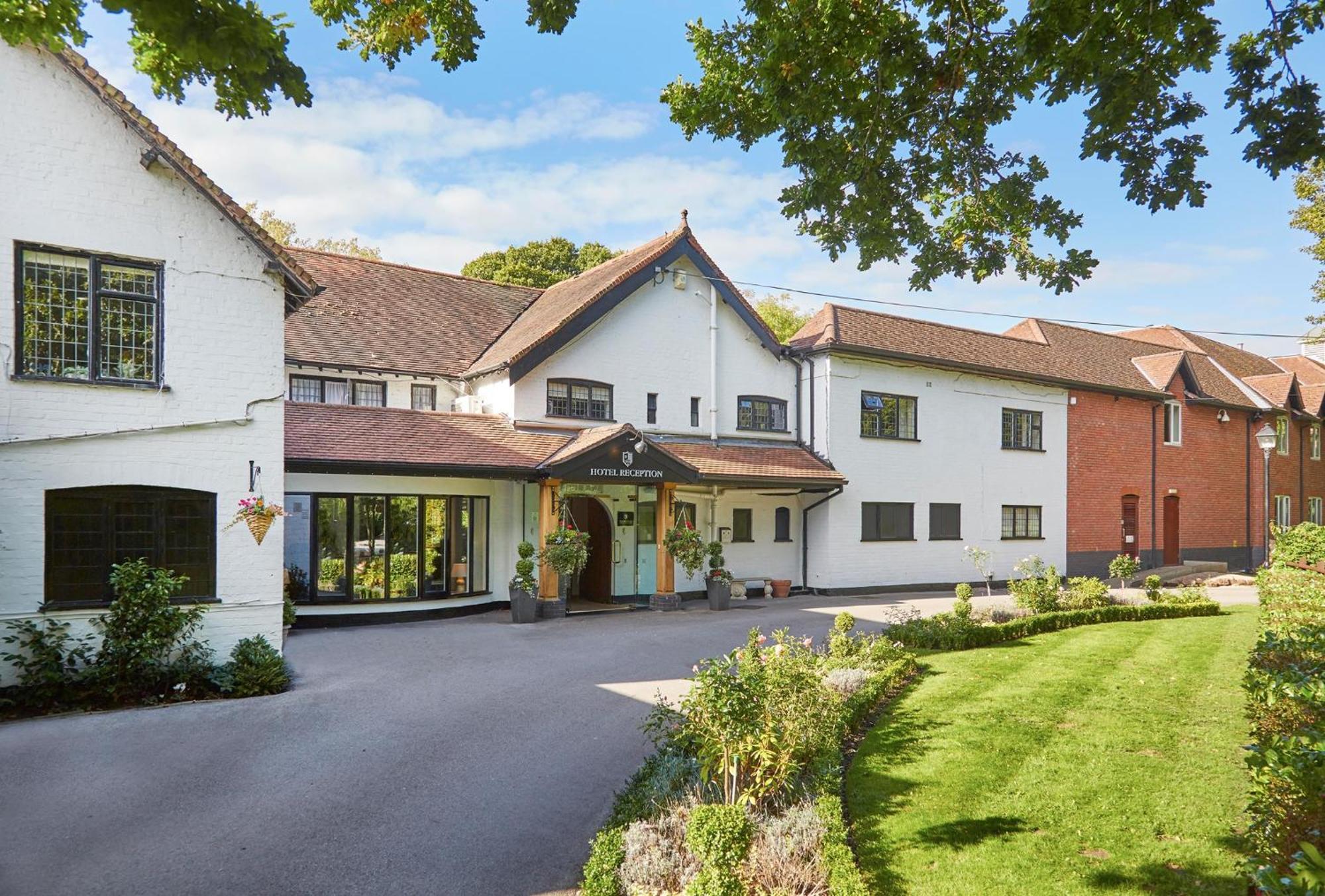 Macdonald Craxton Wood Hotel & Spa Ledsham  Exterior photo